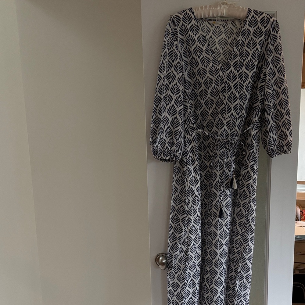 Elegant Black and White Patterned Dress
